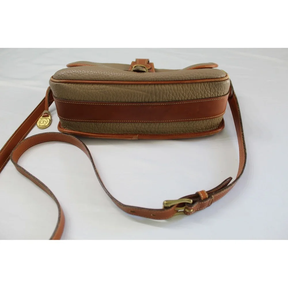 Vintage Dooney & Bourke AWL Pebble Leather Crossbody Messenger Bag USA Taupe Tan